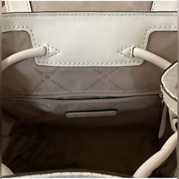 Michael Kors Abbey White Cargo Backpack Purse Tote Optic White NWT - Picture 6 of 9